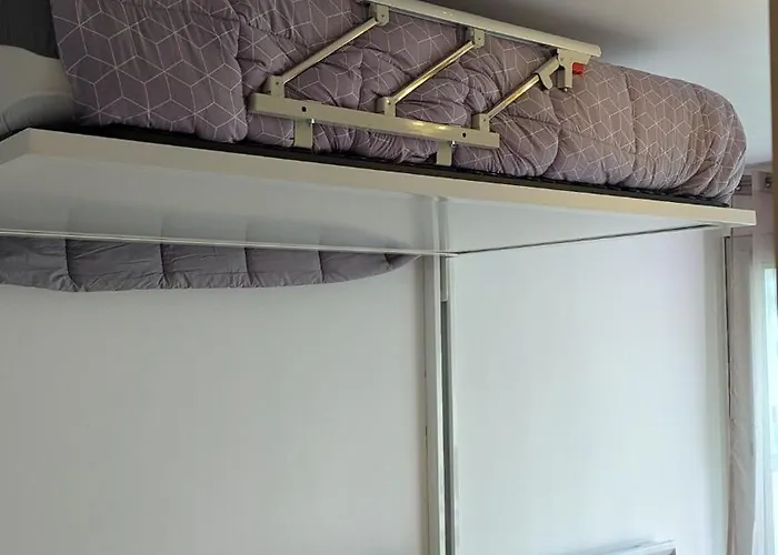 Lumineux Proche לה סיין סור-מר